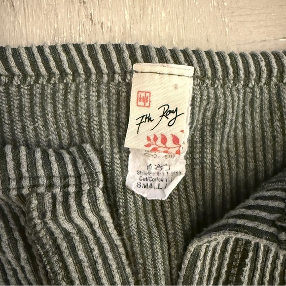 7th Ray Fall Green Long Sleeve Ribbed Loose Fit Top - Picture 4 of 6